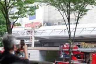 川崎駅前の商業施設で「煙がすごい」と119番通報　消防隊と救急隊計10隊が出動