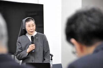 遺族の悲嘆ケア約40年「尊敬と信頼の心を」　横浜で公共交通事故フォーラム