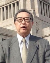 「古い政治はやめよう」高市首相のカタログギフト配布、政治評論家・角谷浩一氏に聞く