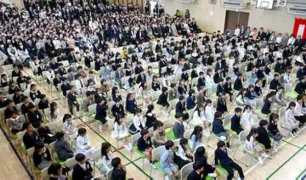 児童急増の海老名市立小で入学式　保護者立ち見や配信視聴も…背景に西口周辺開発