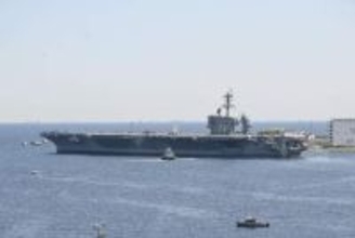 米海軍の原子力空母「ジョージ・ワシントン」が横須賀出港　本格出港に備えた試験航海か