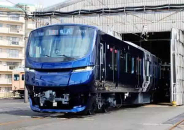 相鉄の新型車両「13000系」公開　未来をイメージ、30日に運行開始