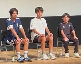【ゴラッソ！永島兄弟スペイン挑戦】サッカー永島3兄弟が横浜で応援イベントに参加　海琉「来季へ結果残す」