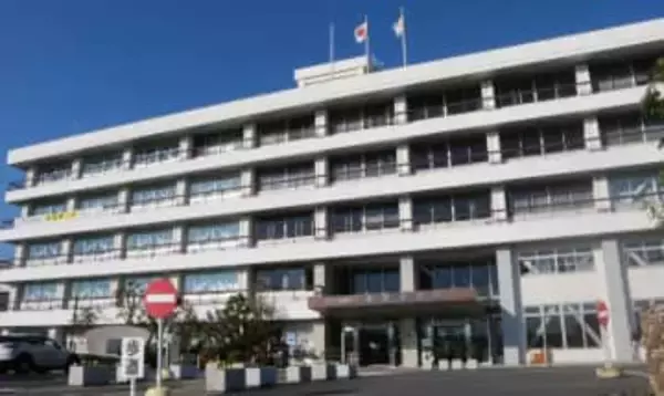 秦野市長選が告示　現職・高橋氏と新人・佐藤氏が届け出　25日に投開票