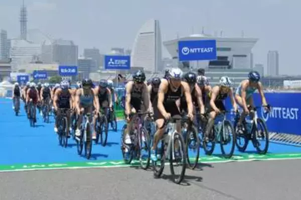 横浜でトライアスロン大会、トップ選手160人が白熱レース　「格好いい」沿道から声援も