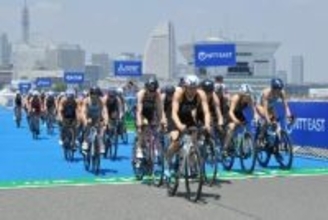 横浜でトライアスロン大会、トップ選手160人が白熱レース　「格好いい」沿道から声援も