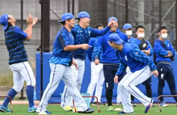 【DeNA】秋季練習スタート　三浦監督「課題考え集中を」、個々のレベルアップ求める