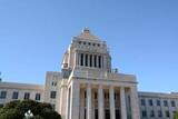 「女性が悩む片頭痛、中道・沼崎満子氏が啓発求める　上野厚労相「大切だ」」の画像1