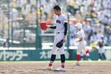「【夏の甲子園】横浜が準決勝で敗退　エース織田が3ラン浴び4失点　2番手小林鉄は3失点　28年ぶり決勝進出逃す」の画像1