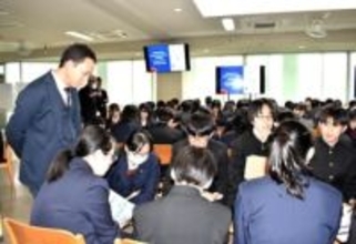 福島の現状は…復興庁が神奈川で初の出前授業　横浜市立南高校付属中で2年生約160人が耳傾け