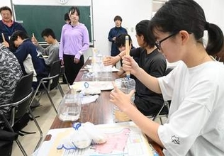 独自のわなでジャンボタニシ捕獲　小田原の生徒ら地元農家と駆除活動