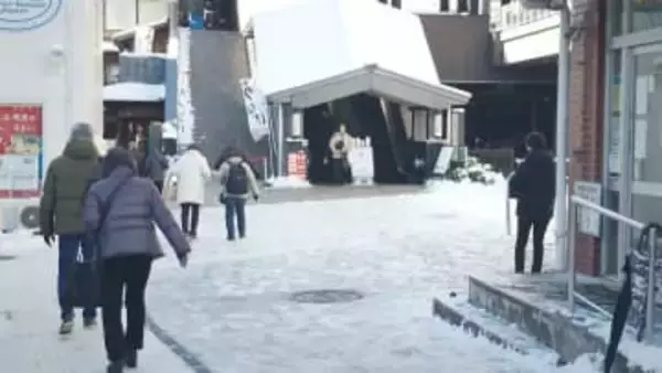 神奈川で大雪の影響続く　東名高速や西湘バイパスで通行止めに、迂回呼びかけ