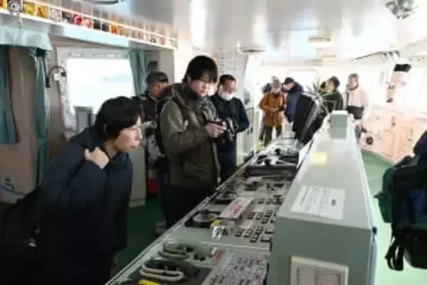 海洋地球研究船「みらい」、最後の一般公開　今後は解体予定　多くのファンが別れ惜しむ