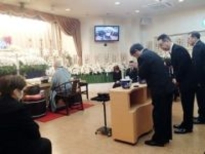 連合神奈川の白石元会長、与野党議員がしのぶ　旧民主党の政権交代の足がかり築く　党派超え慕われ