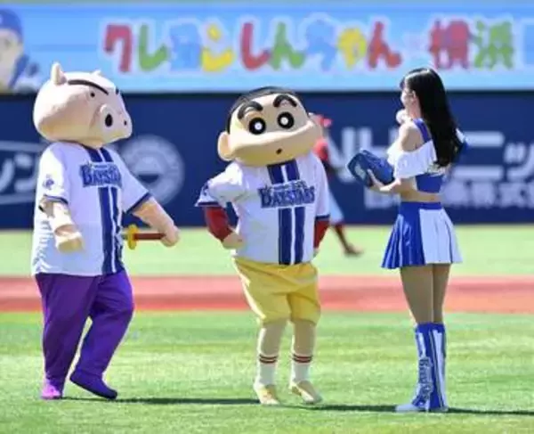 【DeNA】クレヨンしんちゃんがセレモニアルピッチに登場　体くねくねさせながら全力投球