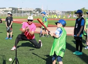 相模原で元メジャー川崎宗則選手の野球教室　小学生140人に熱血指導　友好都市提携を記念、成瀬善久選手も参加