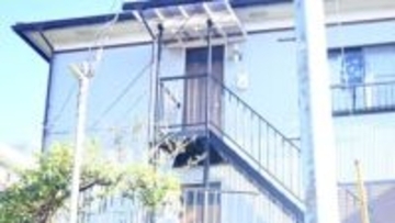 「上から人が降ってきた」　横浜・旭区のアパート、擁壁の壁破損し転落　男性1人が死亡し1人けが