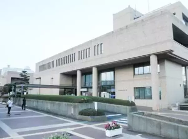 伊勢原市、学童で賞味期限1カ月以上切れた煎餅提供　24人が食べる