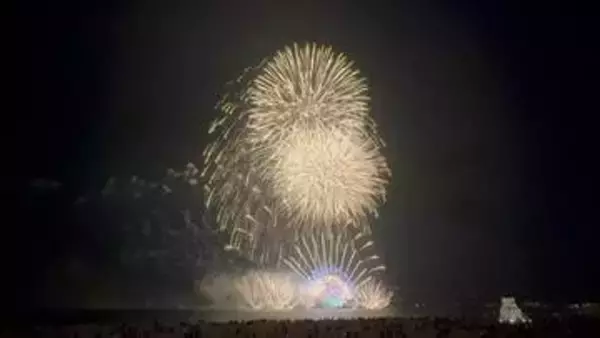 三浦海岸で8月7日「納涼まつり花火大会」　前年10万人来場、見どころは水中孔雀とスターマイン競演