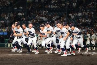 【夏の甲子園】横浜が日南学園に10-1で勝利　春夏通算70勝目　織田翔希が好救援
