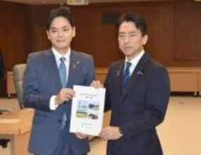 横浜市内の米軍施設、早期の全面返還を　小泉進次郎防衛相に山中市長が要望