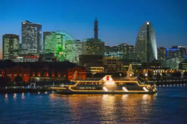 「SUPサンタ」に夜景クルーズ…横浜港周辺でクリスマス控えイベント続々