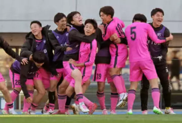 【全国高校サッカー】神奈川代表・日大藤沢が11大会ぶり8強入り　宮城・聖和学園に競り勝つ