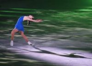 入社式で荒川静香さんが「イナバウアー」披露！　神奈川各社、特別演出で歓待し若手定着狙う