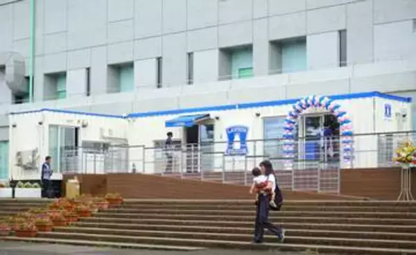 海老名運動公園内にローソン初、トレーラーハウス型店　災害時は「移動して支援」視野