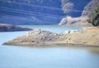 相模川水系の3ダム、少雨影響し総貯水率37％まで低下　例年の半分以下に　城山では湖底が露出