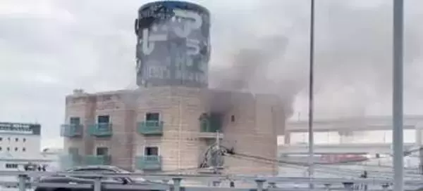 横浜の廃ホテルで火事、第3京浜道路・港北IC近く　けが人なし