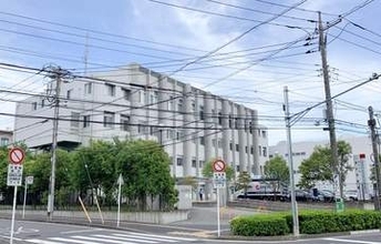 「飛び降りろ」交際相手に自殺そそのかした疑い　横浜の男逮捕、女性は転落