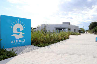 神奈川・平塚海岸に新公園「シーテラス」開業 海の眺め生かしたマルシェ棟や芝生広場、31日から