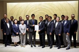 中東情勢の混乱で中小企業から悲痛な声　公明党横浜市議団、支援策を山中市長に要望