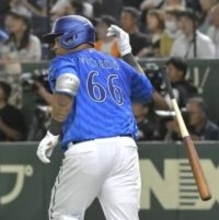 【DeNA】「けがなく100％の力を」ビシエドが残留、年俸は60万ドル　今季支配下登録のマルセリーノも残留