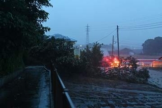 三浦半島で1人死亡、2人安否不明　土砂災害が続発、大きな爪痕
