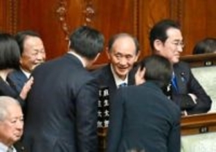 菅義偉元首相「悔いはない」　約40年の政治家人生に別れ「ツケ残さぬ政治を」　議事堂玄関まで見送る同僚に感謝