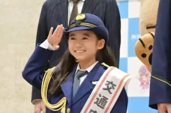 「神奈川県警、自転車に「青切符」導入控えイベント　泉谷星奈さんが「交通安全大使」に」の画像