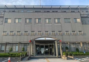 平塚署に男が侵入、液体まき署員6人救急搬送　建造物侵入の疑いで現行犯逮捕