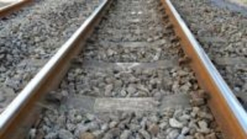 JR横浜線、橋本駅の線路内に車進入　八王子ー橋本間で一時運転見合わせ　約3千人に影響