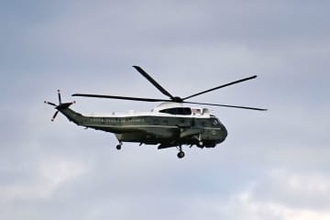 横須賀に日米首脳、厳戒態勢でピリピリムード ドブ板通りは来店客増に期待「トランプバーガー」も