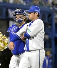【DeNA】山崎康晃、今季初黒星　9回に登板、適時打浴び…暴投で追加点も
