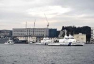 横浜の海上で貨物船とプレジャーボートが接触　ボートの男性船長が軽傷