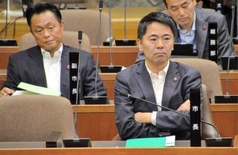 流鏑馬けいこ場に県有地無償転貸問題　鎌倉市議会の月内再開困難に　市が答弁原稿準備できず　日程大幅組み替えも