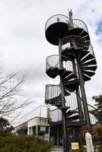 三浦半島最高峰・大楠山の山頂周辺再整備へ　横須賀市、26年度から着手　休憩所や展望塔解体　樹木剪定し眺望確保