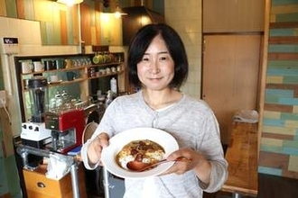 平塚で不登校児ら支援「居場所が一つ増えたら」　50円のカレーきっかけに