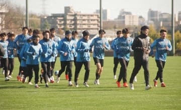 J1川崎が始動、失点減らせるか　守備陣補強へブローダーセン、谷口ら獲得