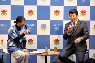 DeNAの三浦前監督が鎌倉でトークショー、在任中の苦労や健康管理語る　神奈川県の「未病番長」務め