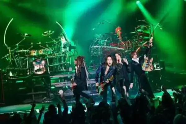 LUNA　SEA、「故郷」神奈川・秦野で初の凱旋ライブ　「ROSIER」など16曲披露、真矢さんの演奏映像も