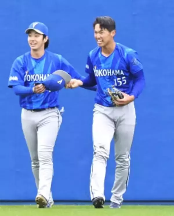 【DeNA】小針大輝が好アピール　高卒2年目、闘志全開で好捕「根性っす」